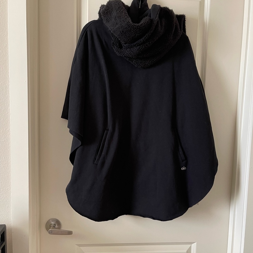 Alo Yoga Wrap Poncho Sweater w/ Attached Scarf black OS $125